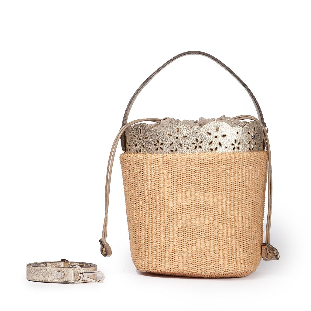 Diletta Bucket in rafia con balza in pelle laserata con tracolla staccabile