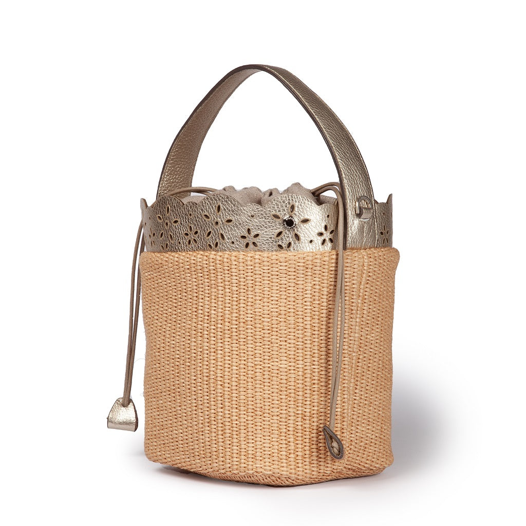 Diletta Bucket in rafia con balza in pelle laserata con tracolla staccabile