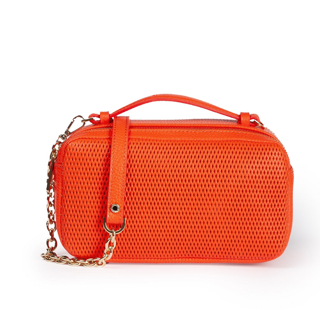 Brigida Yuma camera borsa in pelle con doppio scomparto e tracolla in catena dorata con spallaccio protettivo in pelle