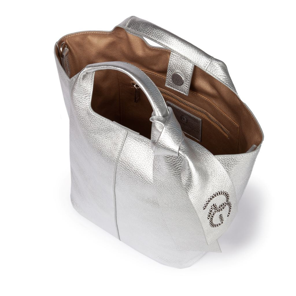 Maia handbag – Borsa Morbida in Pelle Martellata Metal Argento con Tracolla