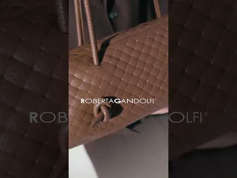 Grace Woven – Borsa Allungata in Pelle Effetto Intrecciato Argento