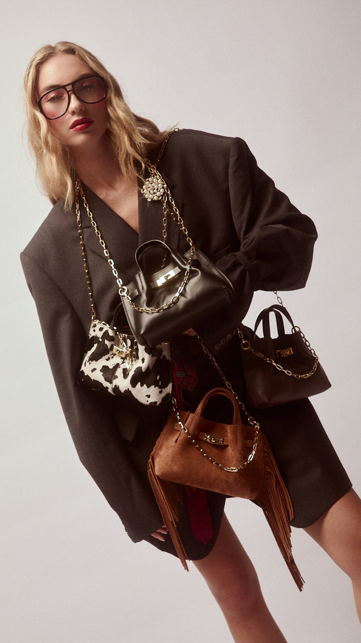 Sveva Mini Suede Fringes – Borsa a mano in pelle scamosciata con frange e chiusura girello (
